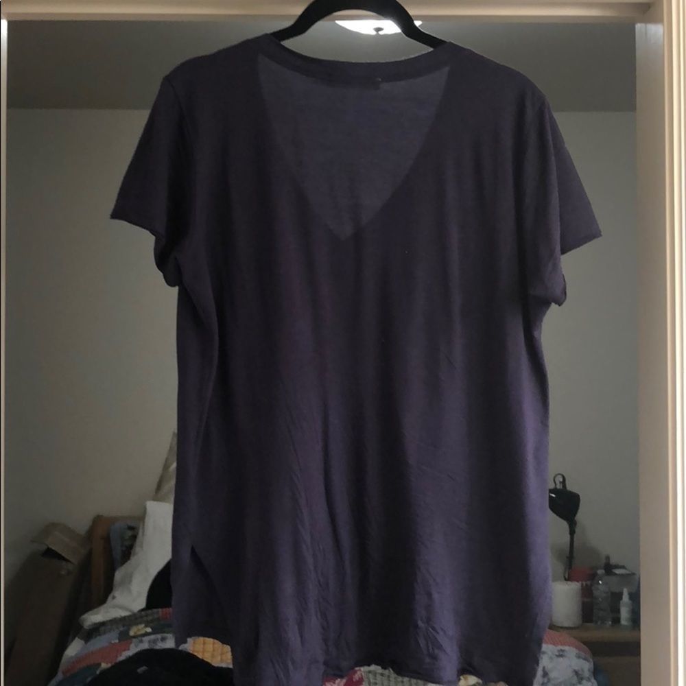 WORN ONCE LUSH V NECK - Picture 4 of 4